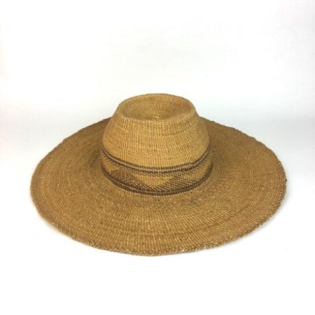 WIDE BRIM GRASS WOVEN DETAIL