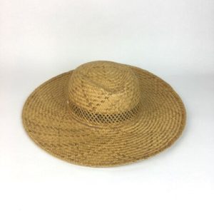 GRASS WIDE BRIM HOLES