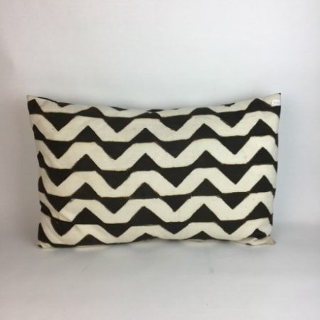 BLACK CREAM ZIG ZAG