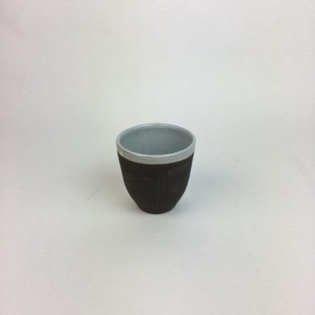 BLACK WHITE EDGE SMALL CUP
