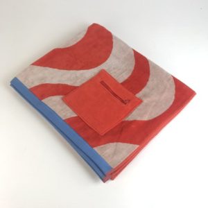 RED WHITE BLUE EDGE SWIRLY XL BEACH