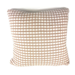 PINK WHITE SQUARE BLANKET LOOK