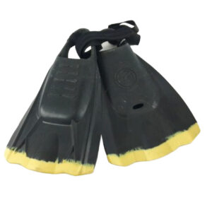 BLACK YELLOW FLIPPERS